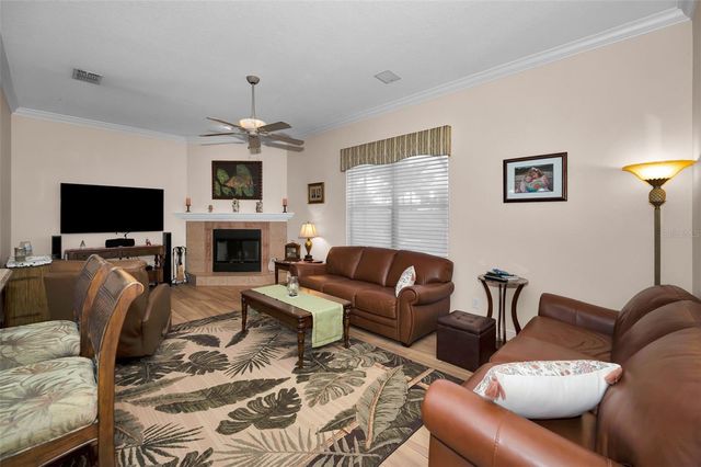 8202 WILD OAKS CIRCLE, Largo, FL 33773