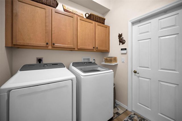 8202 WILD OAKS CIRCLE, Largo, FL 33773