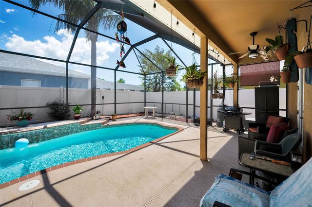 8202 WILD OAKS CIRCLE, Largo, FL 33773