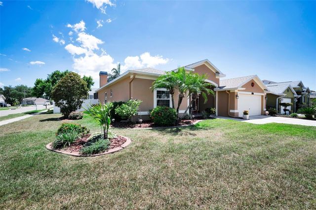 8202 WILD OAKS CIRCLE, Largo, FL 33773