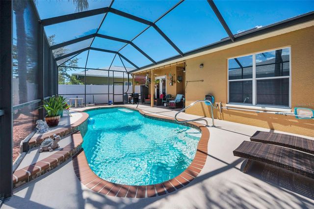 8202 WILD OAKS CIRCLE, Largo, FL 33773