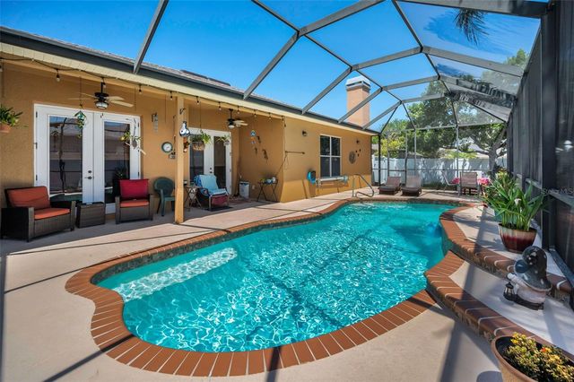 8202 WILD OAKS CIRCLE, Largo, FL 33773