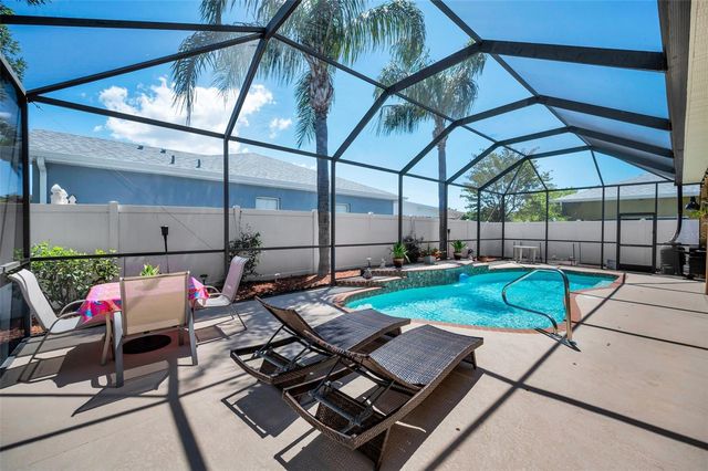 8202 WILD OAKS CIRCLE, Largo, FL 33773