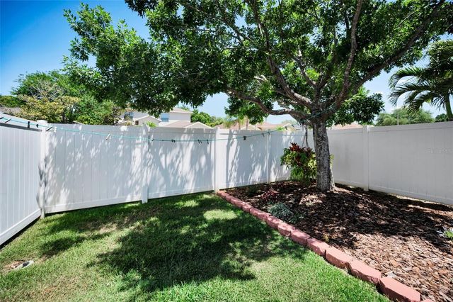 8202 WILD OAKS CIRCLE, Largo, FL 33773