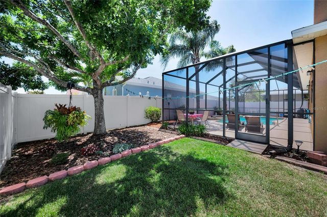 8202 WILD OAKS CIRCLE, Largo, FL 33773