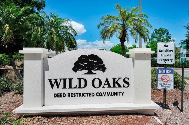 8202 WILD OAKS CIRCLE, Largo, FL 33773