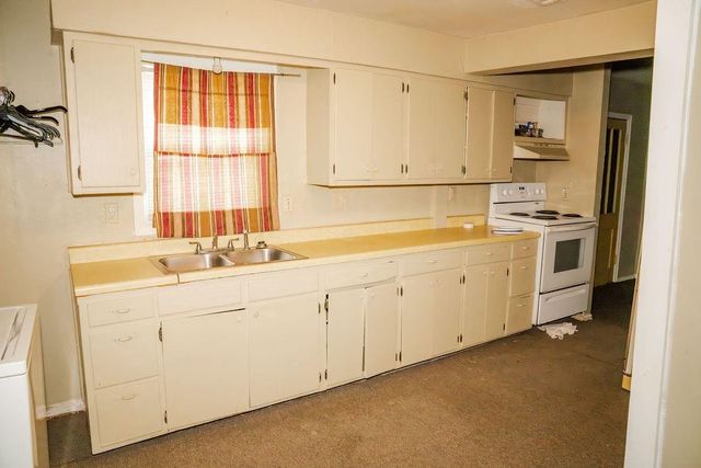 911 N Central Avenue, Parsons, KS 67357