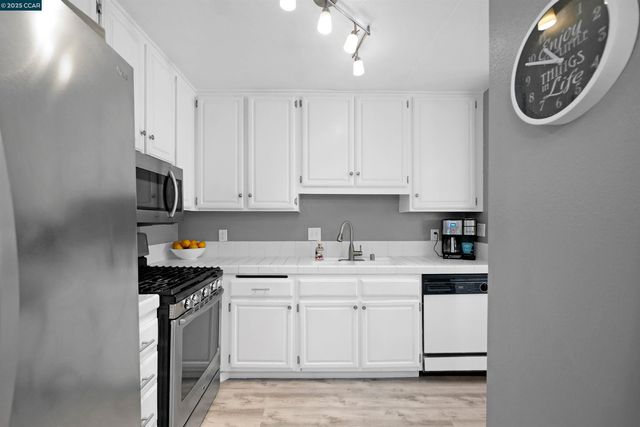 303 Atlas Dr 7, Hercules, CA 94547