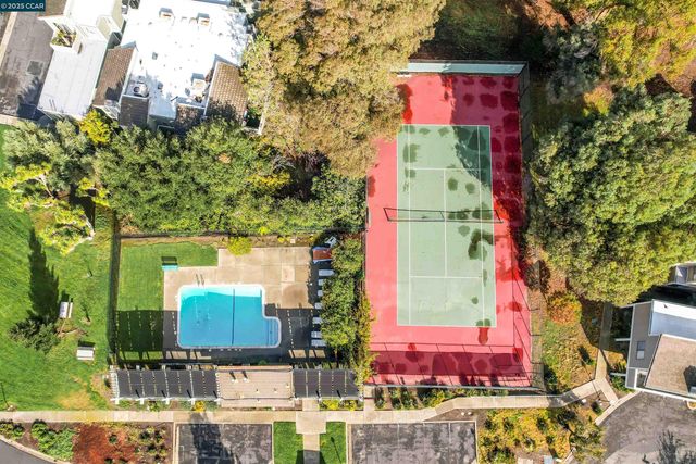 303 Atlas Dr 7, Hercules, CA 94547