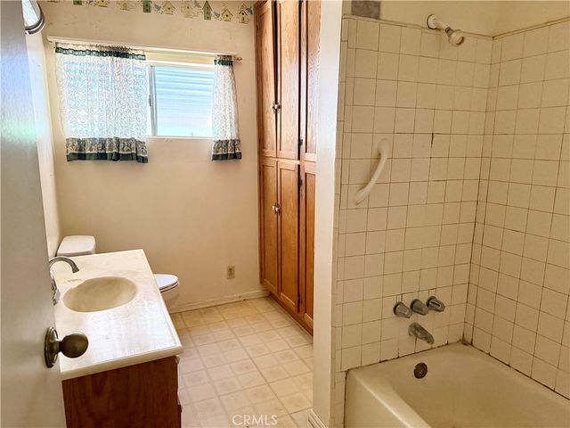 3555 ROSS, Riverside, CA 92503
