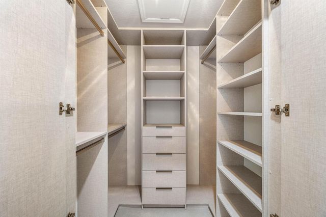 6170 Lake Hibiscus Drive, Delray Beach, FL 33484