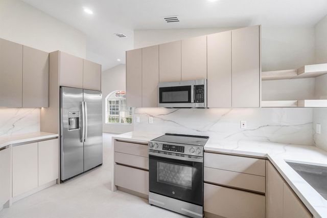 6170 Lake Hibiscus Drive, Delray Beach, FL 33484