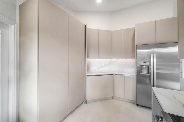 6170 Lake Hibiscus Drive, Delray Beach, FL 33484