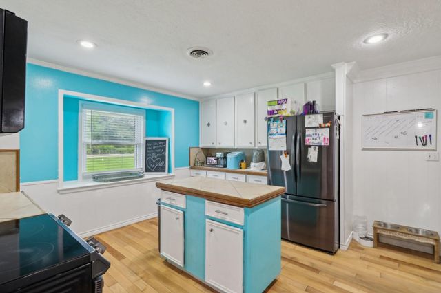 9 Slover Drive, Dayton, TX 77535