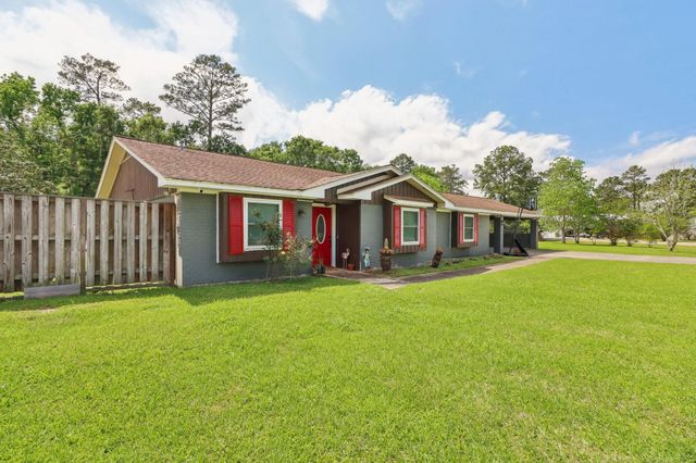 9 Slover Drive, Dayton, TX 77535