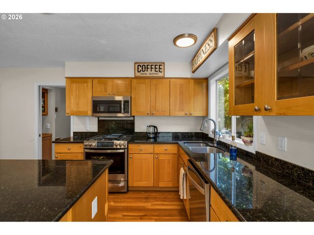 16111 LINDSAY Ct, Lake Oswego, OR 97035
