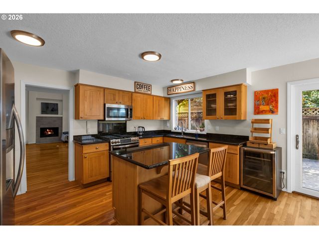 16111 LINDSAY Ct, Lake Oswego, OR 97035