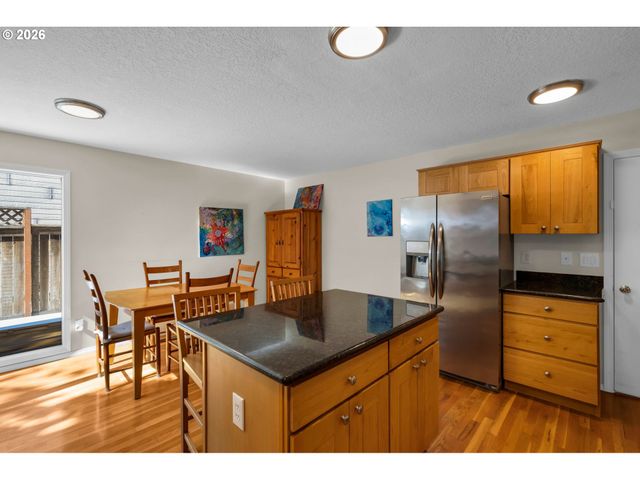 16111 LINDSAY Ct, Lake Oswego, OR 97035