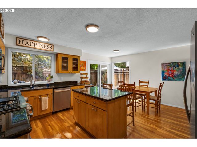 16111 LINDSAY Ct, Lake Oswego, OR 97035