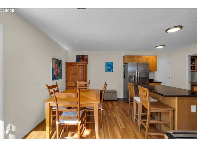 16111 LINDSAY Ct, Lake Oswego, OR 97035