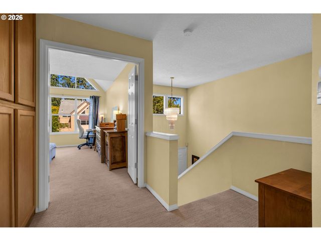 16111 LINDSAY Ct, Lake Oswego, OR 97035