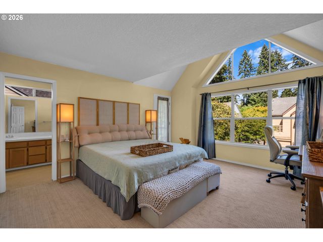 16111 LINDSAY Ct, Lake Oswego, OR 97035
