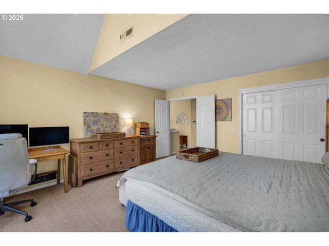 16111 LINDSAY Ct, Lake Oswego, OR 97035