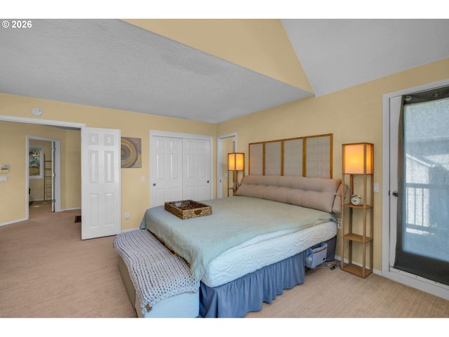 16111 LINDSAY Ct, Lake Oswego, OR 97035