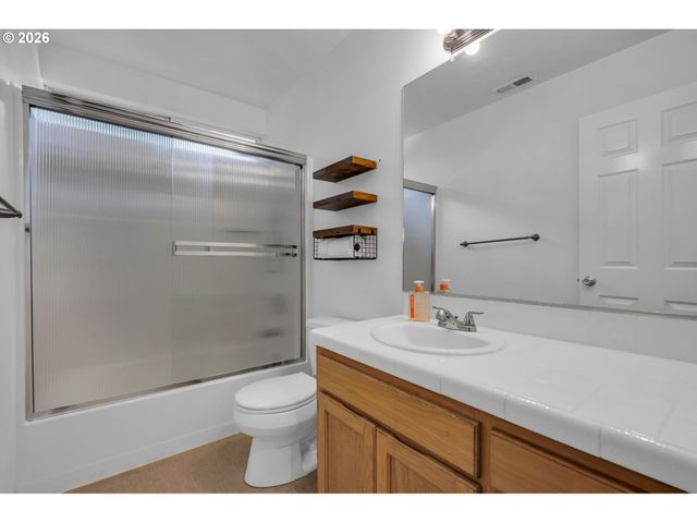 16111 LINDSAY Ct, Lake Oswego, OR 97035
