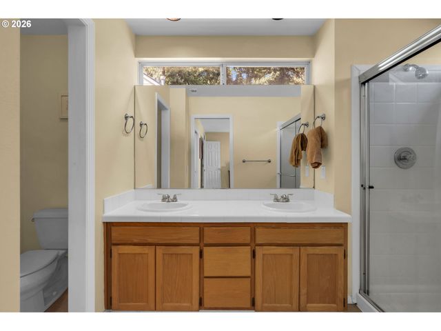 16111 LINDSAY Ct, Lake Oswego, OR 97035