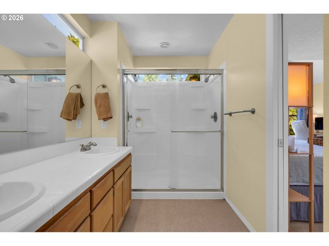 16111 LINDSAY Ct, Lake Oswego, OR 97035