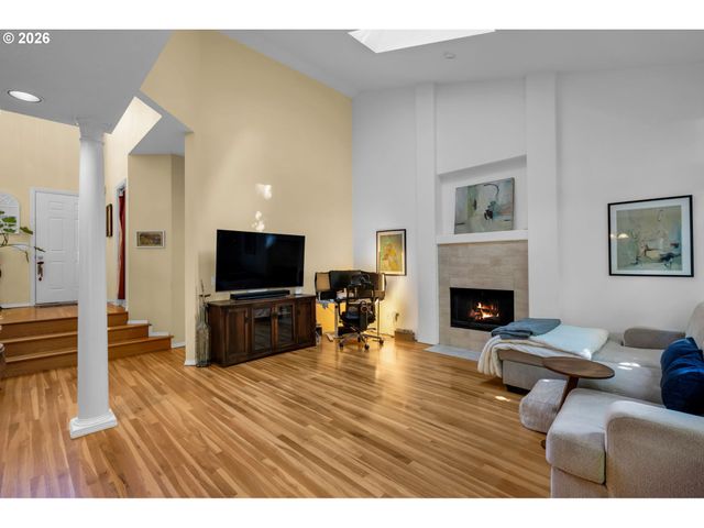16111 LINDSAY Ct, Lake Oswego, OR 97035