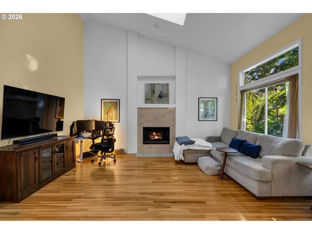 16111 LINDSAY Ct, Lake Oswego, OR 97035