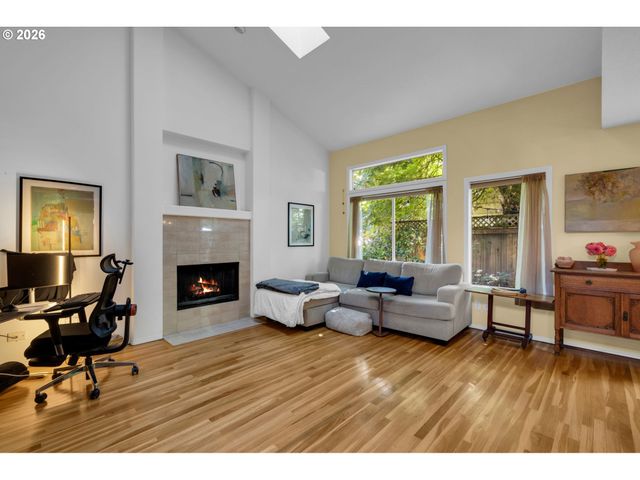16111 LINDSAY Ct, Lake Oswego, OR 97035