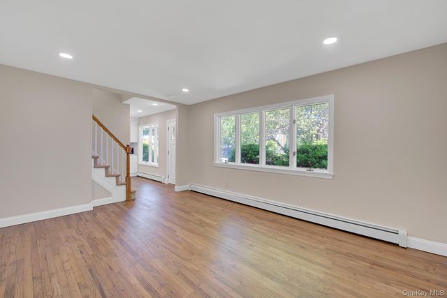 11 Parkwood Road, Westbury, NY 11590