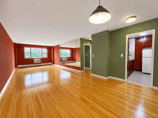 52-30 39th Drive 5C, Woodside, NY 11377
