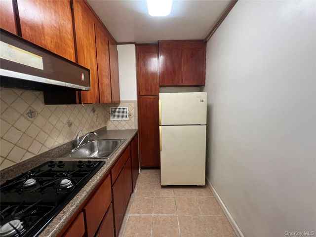 52-30 39th Drive 5C, Woodside, NY 11377