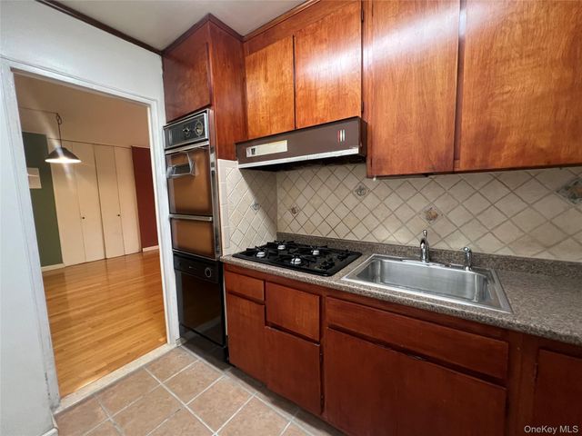 52-30 39th Drive 5C, Woodside, NY 11377