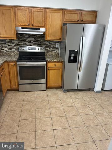 8118 BIRD LN, Greenbelt, MD 20770