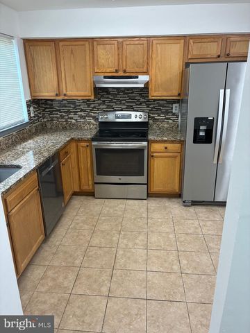 8118 BIRD LN, Greenbelt, MD 20770