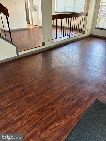 8118 BIRD LN, Greenbelt, MD 20770