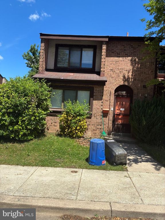 8118 BIRD LN, Greenbelt, MD 20770