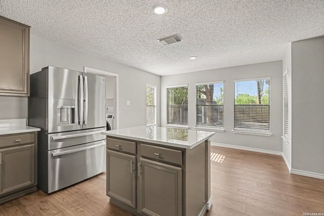 7919 Cherry Glade, Converse, TX 78109