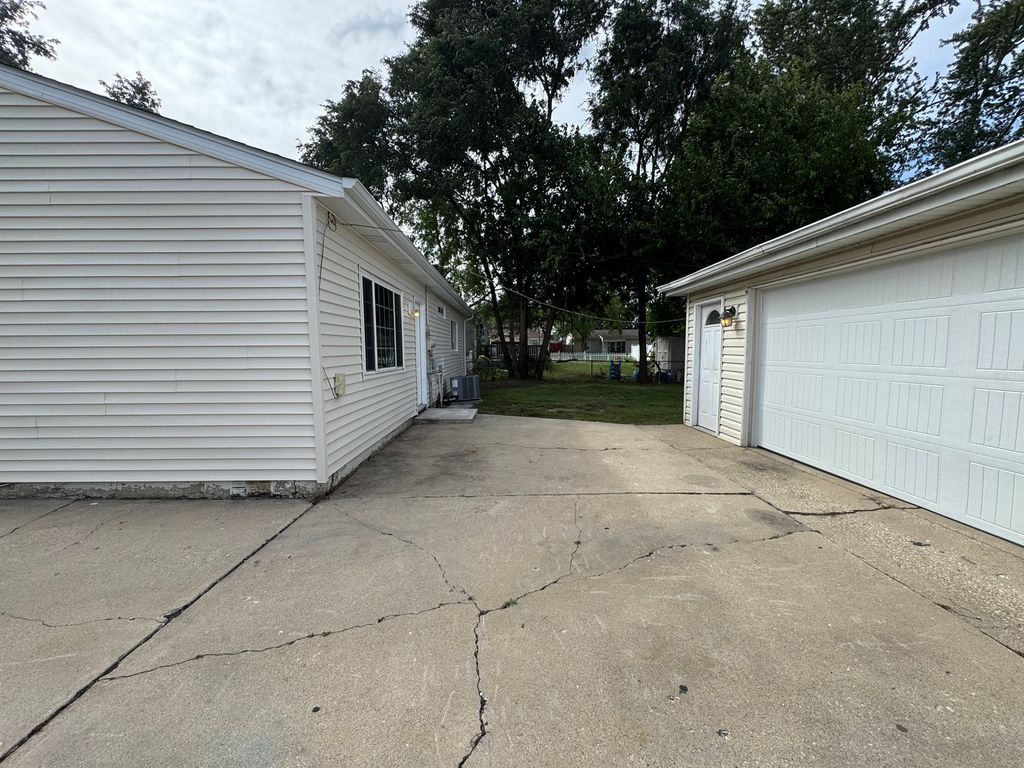 422 HALLER Avenue, Romeoville, IL 60446 — photo 3