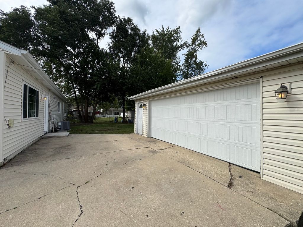 422 HALLER Avenue, Romeoville, IL 60446 — photo 5
