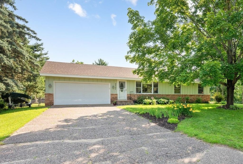 2527 152nd Avenue NE, Ham Lake, MN 55304