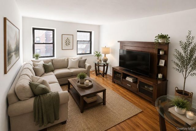 118-60 Metropolitan Avenue C3, Kew Gardens, NY 11415