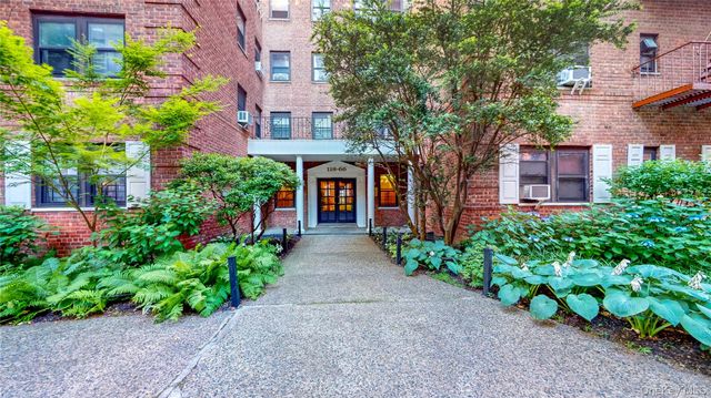 118-60 Metropolitan Avenue C3, Kew Gardens, NY 11415