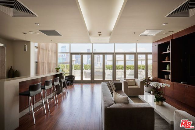 1155 S Grand Avenue 1307, Los Angeles, CA 90015