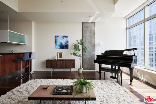 1155 S Grand Avenue 1307, Los Angeles, CA 90015
